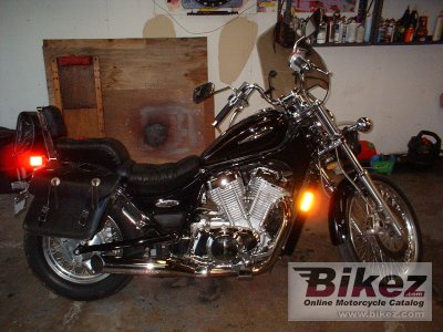 1997 Suzuki VS 800 GL Intruder photo